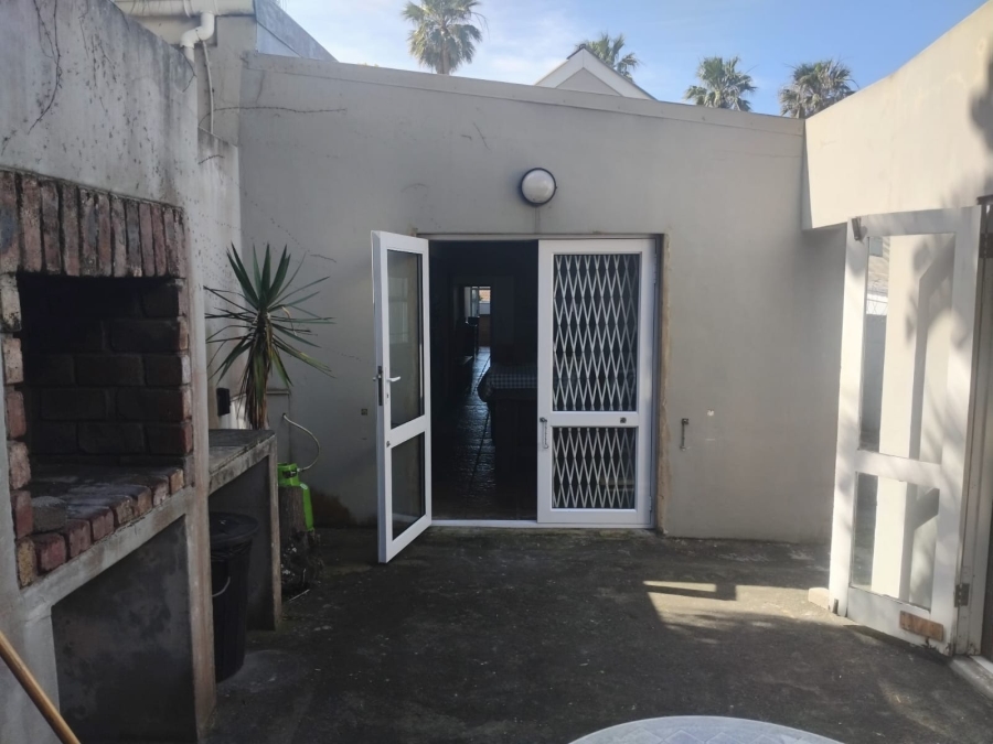 2 Bedroom Property for Sale in Quigney Eastern Cape